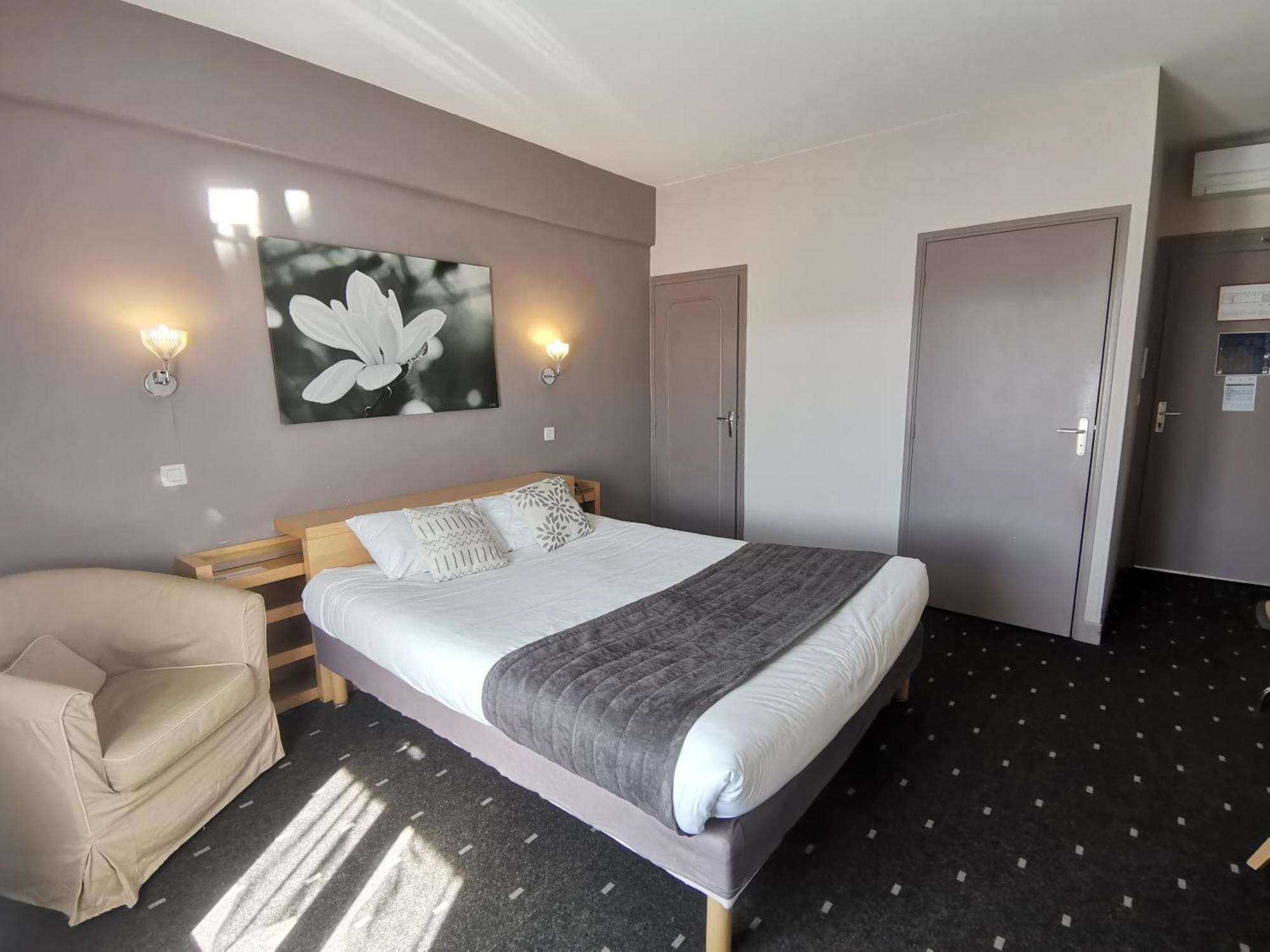 Logis Hotel Le Cerf Бриар Экстерьер фото