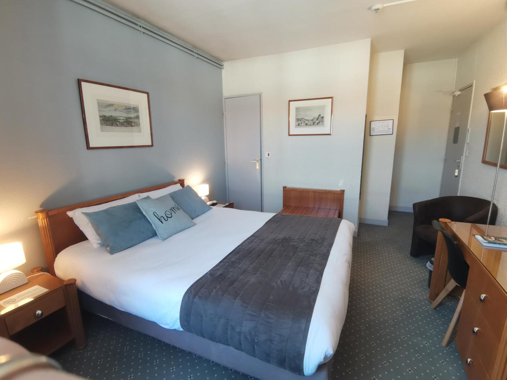 Logis Hotel Le Cerf Бриар Экстерьер фото