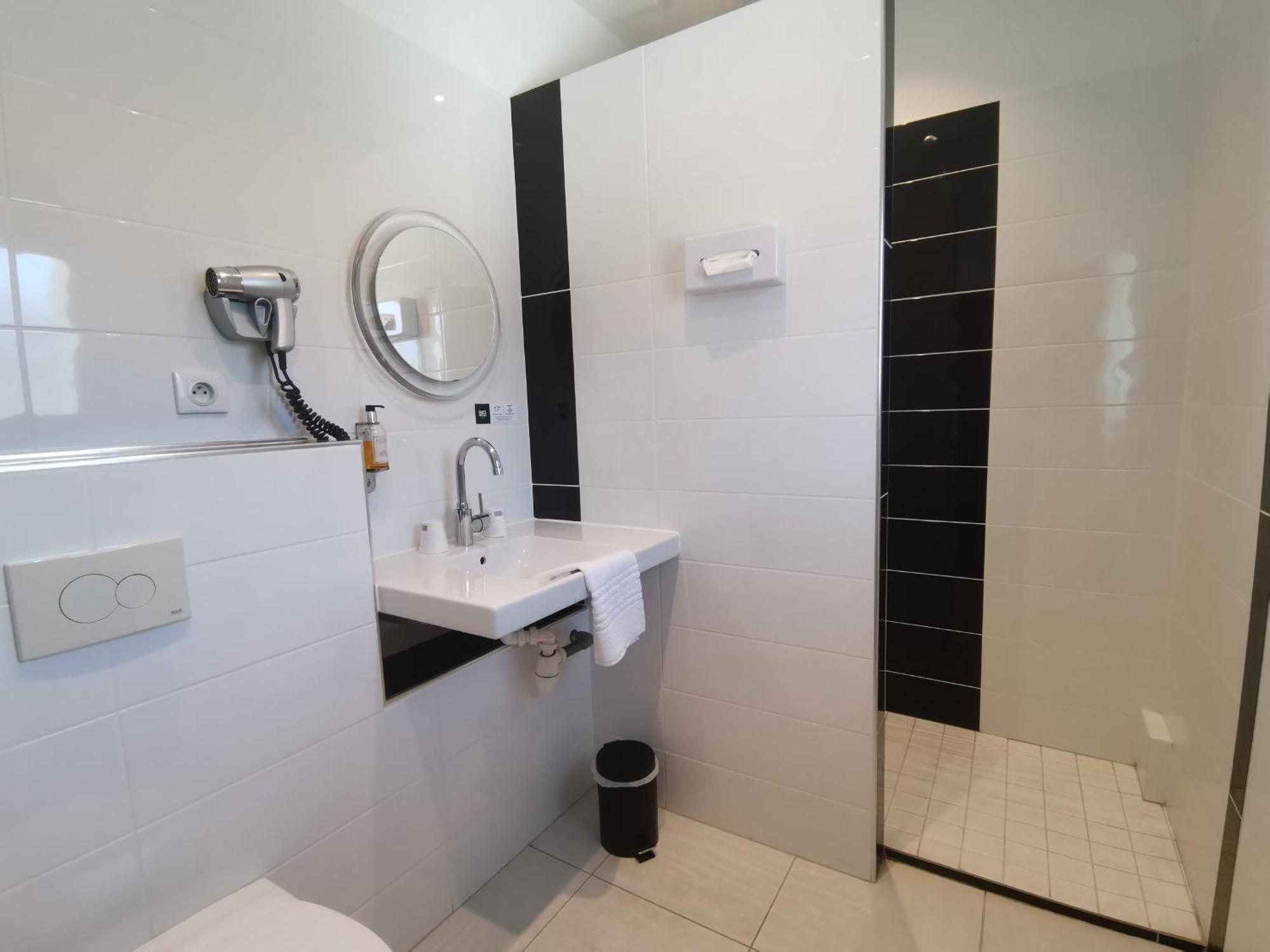 Logis Hotel Le Cerf Бриар Экстерьер фото
