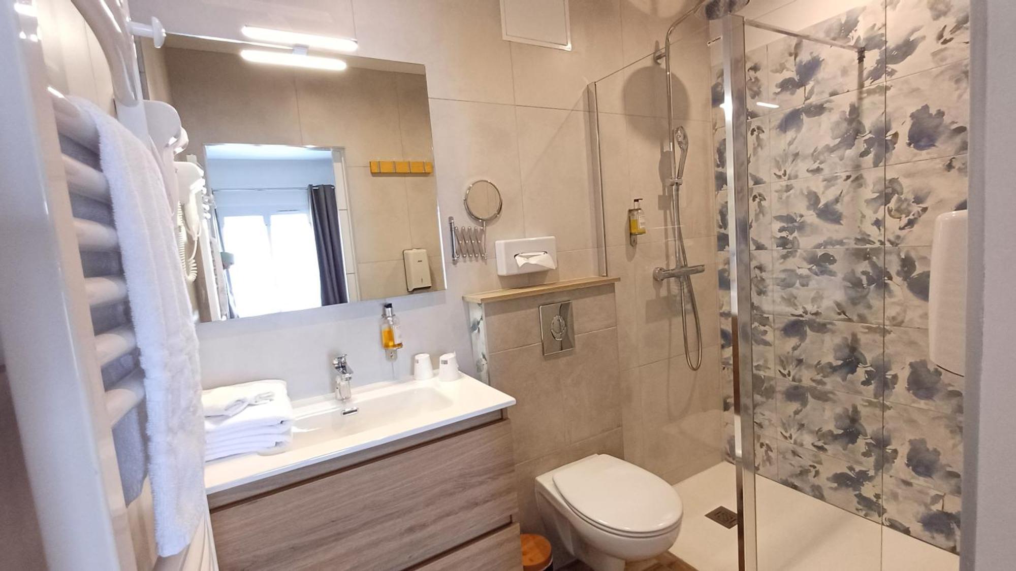 Logis Hotel Le Cerf Бриар Экстерьер фото
