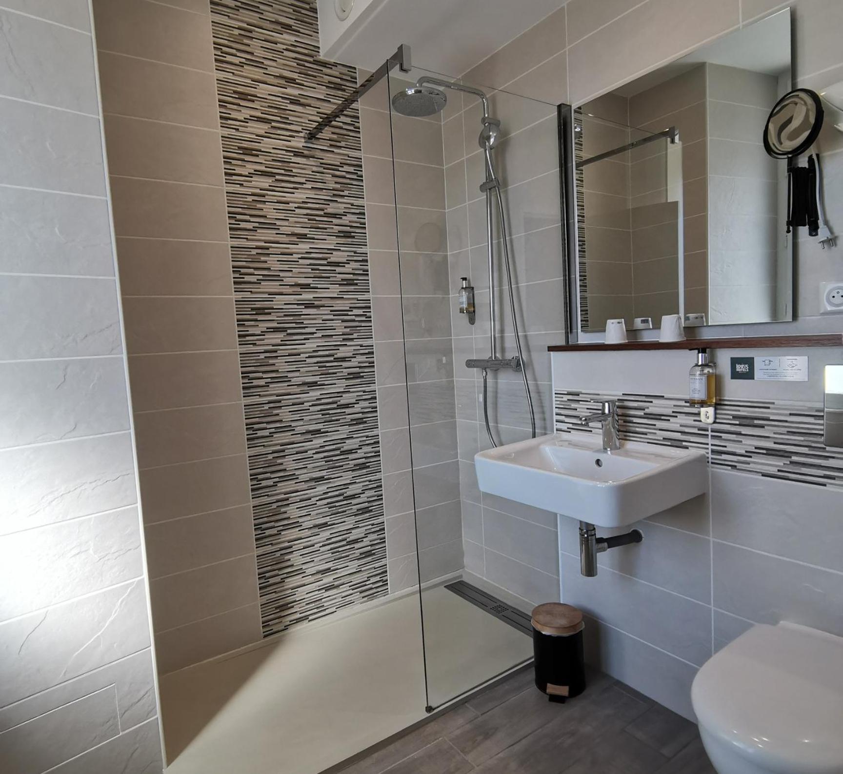 Logis Hotel Le Cerf Бриар Экстерьер фото