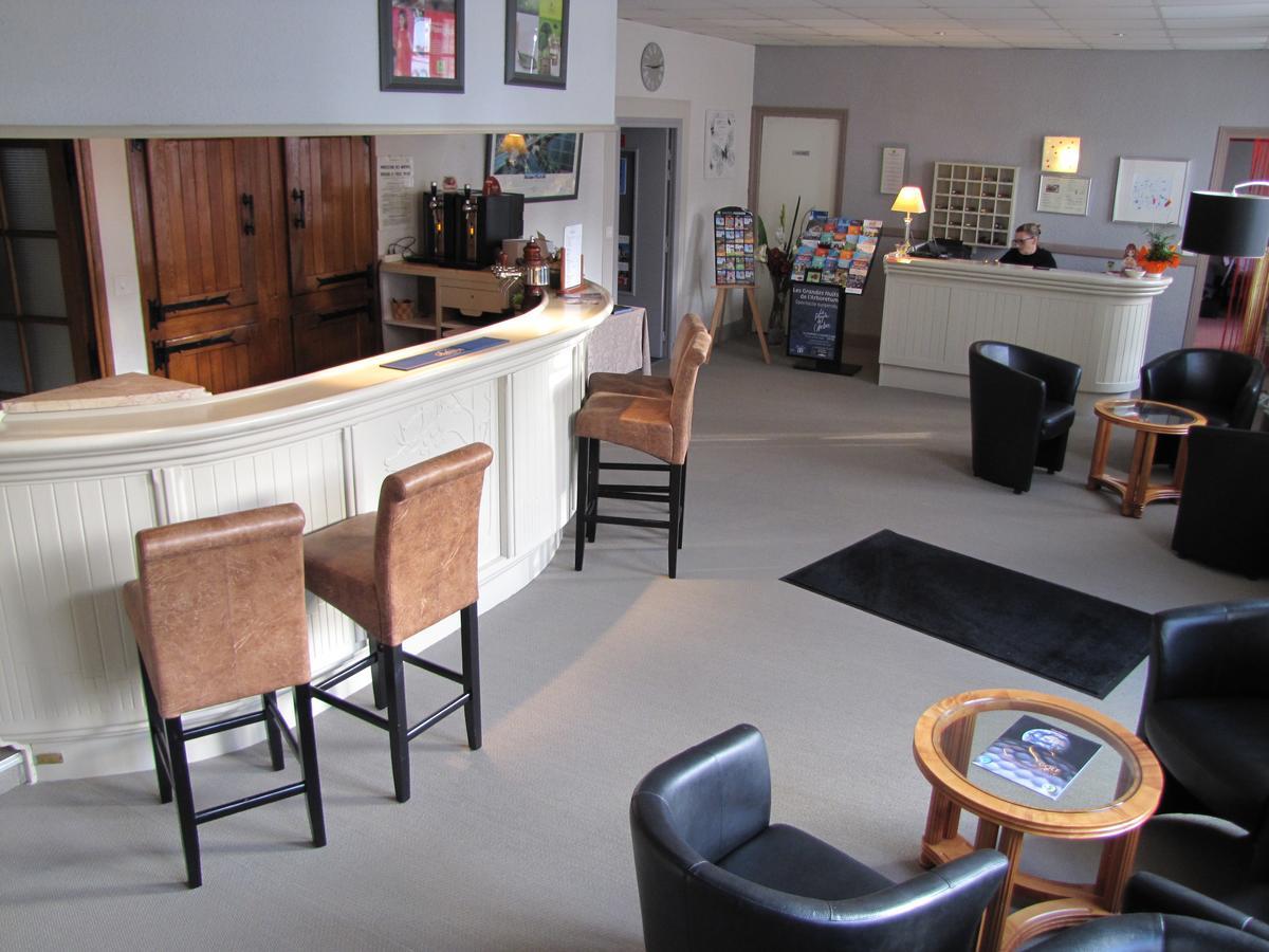 Logis Hotel Le Cerf Бриар Экстерьер фото