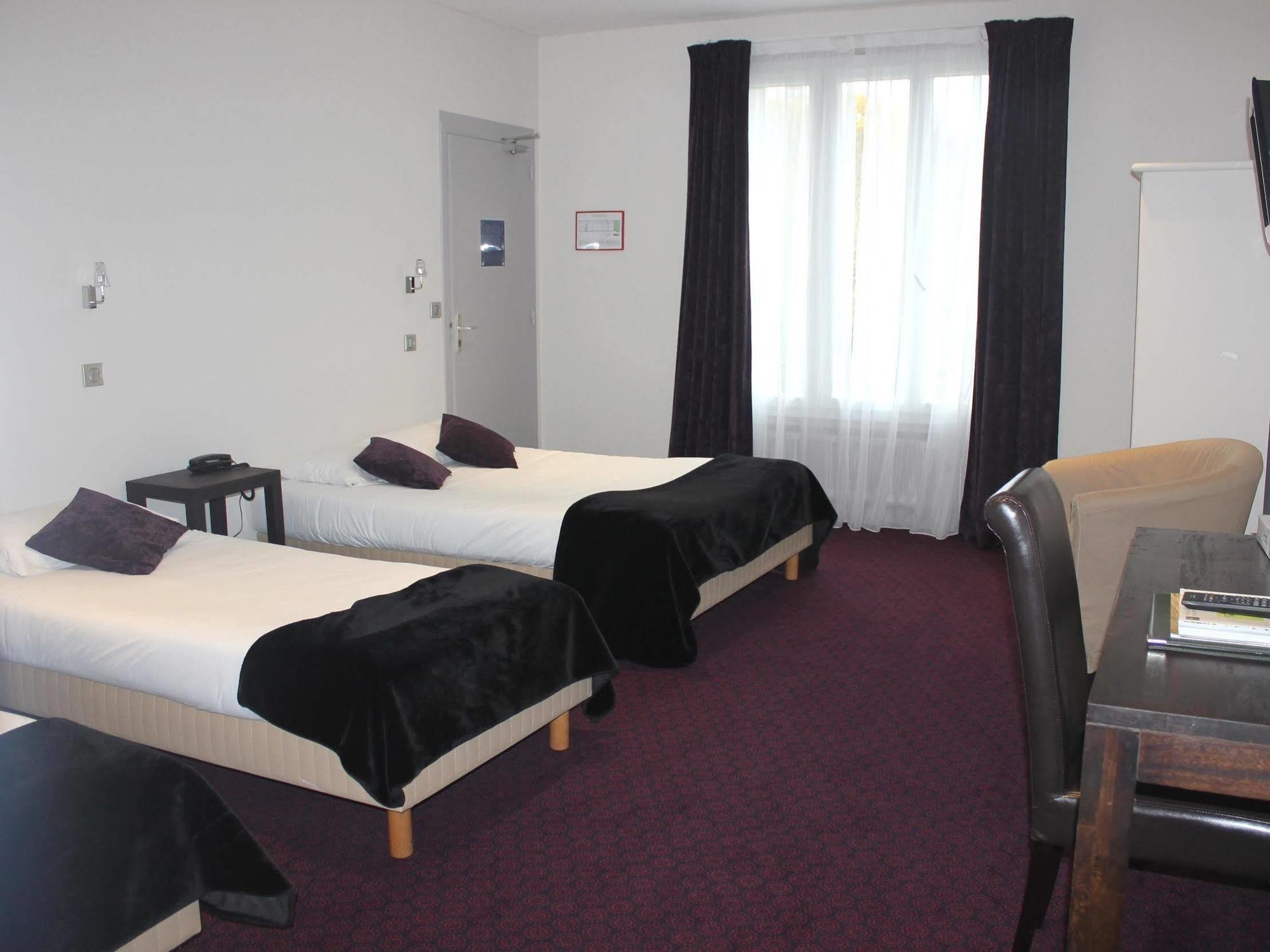 Logis Hotel Le Cerf Бриар Экстерьер фото