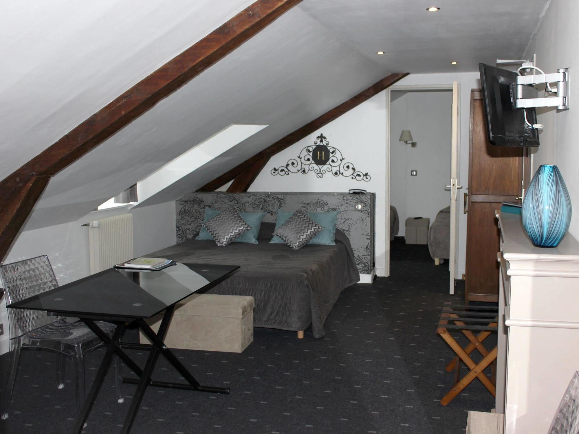 Logis Hotel Le Cerf Бриар Экстерьер фото